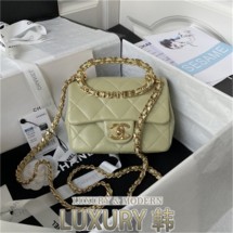 CHANEL 핸들 장식 미니 플랩 백