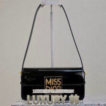 Miss Dior 미니 플랩 백