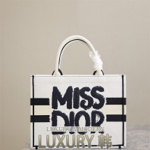 Miss Dior book tote 36 토트백