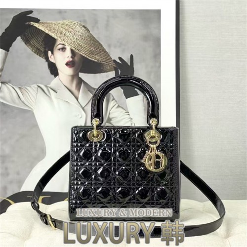 Lady Dior 미디엄 백
