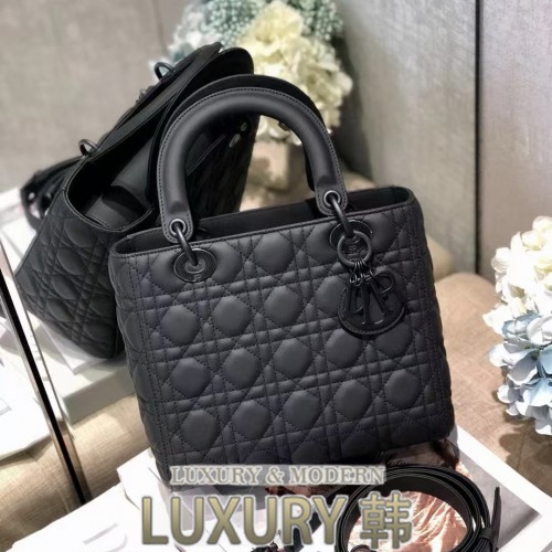 Lady Dior 미디엄 백