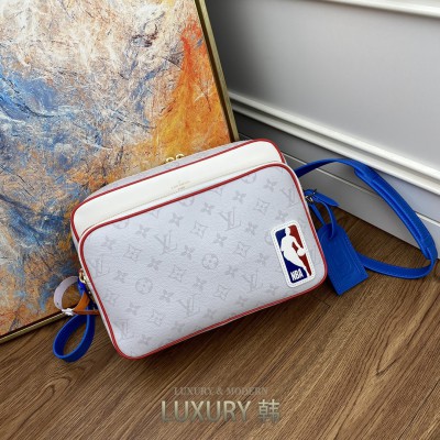 LOUIS VUITTON-LVXNBA 닐 메신저