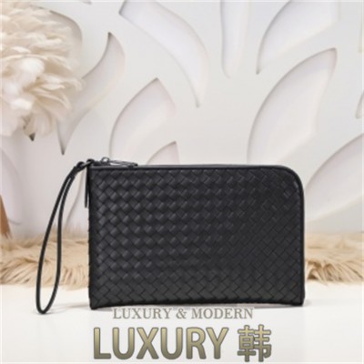 Bottega Veneta 클러치백