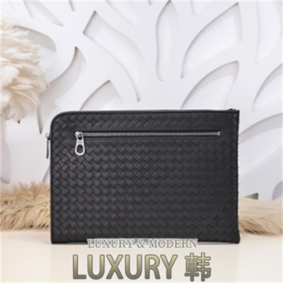 Bottega Veneta 클러치백