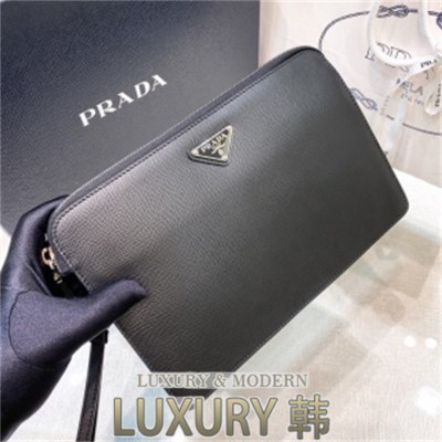 Prada 클러치백