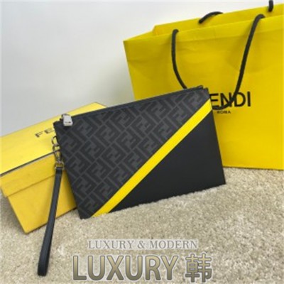 FENDI 클러치백