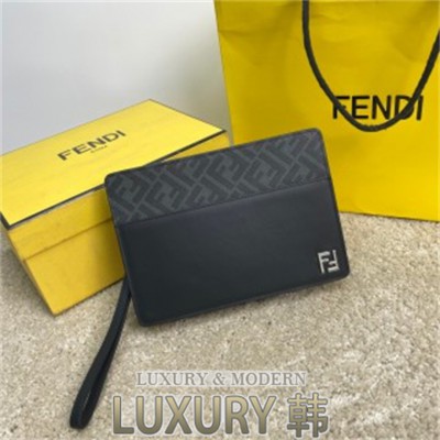 FENDI 클러치백