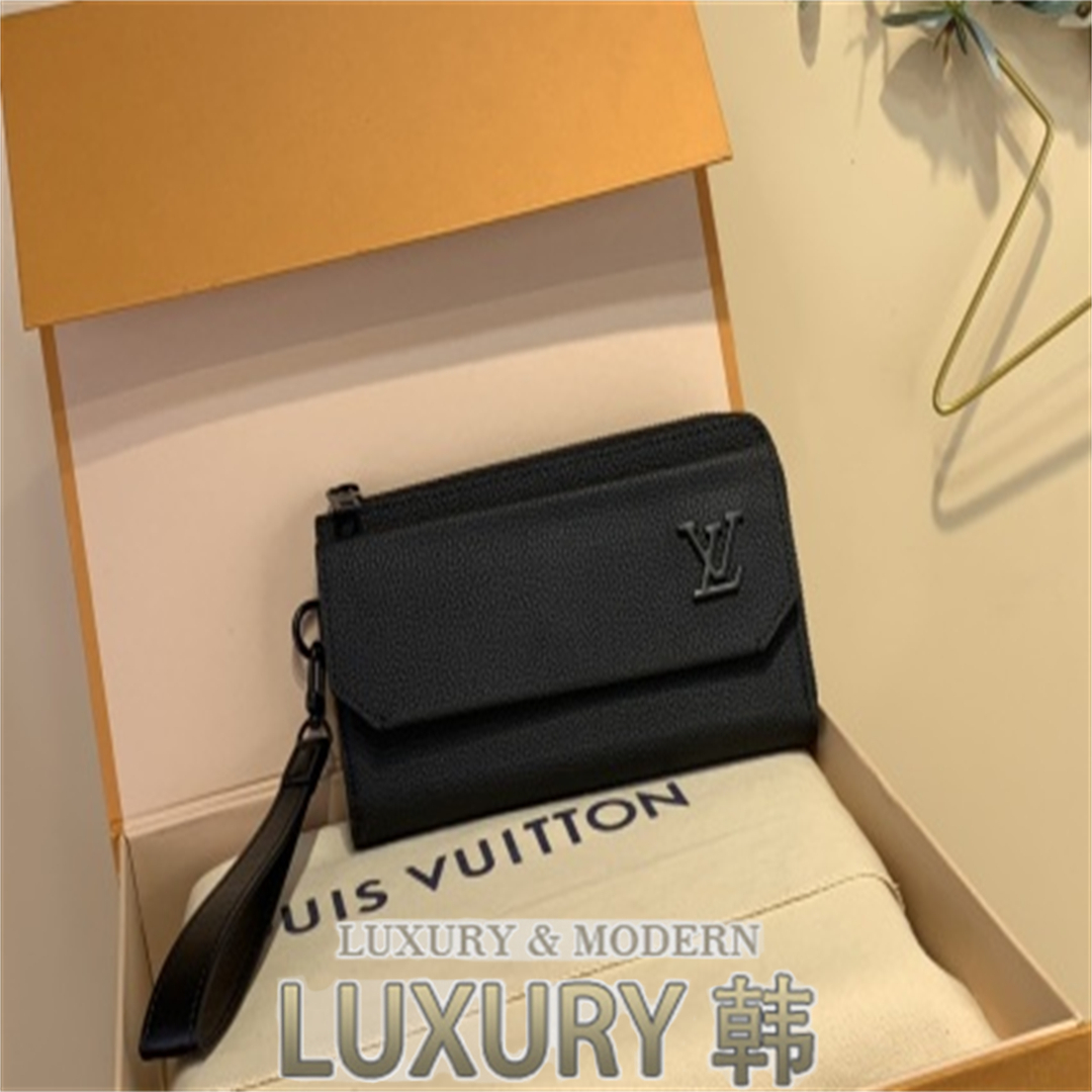 LOUIS VUITTON 클러치백