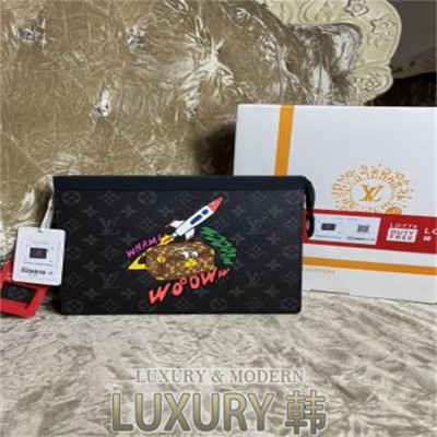 LOUIS VUITTON 클러치