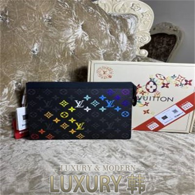 LOUIS VUITTON 클러치