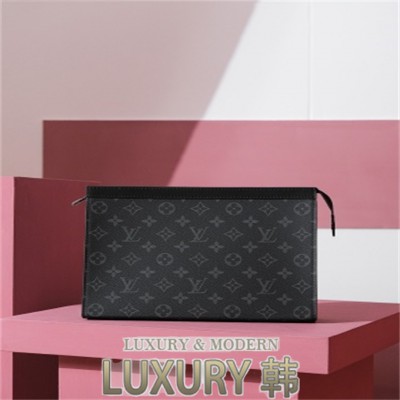 LV POCHETTE VOYAGE 클러
