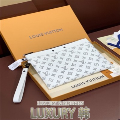 LOUIS VUITTON 포쉐트 투고