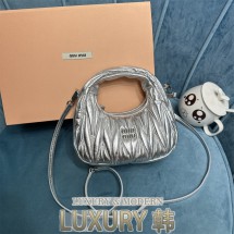 완더 마테라쎄 나파 가죽 마이크로 호보
