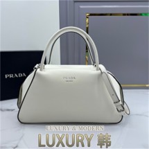 프라다 슈퍼노바 레더 미디움 토트백