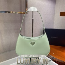 프라다 클레오 브러시드 호보백