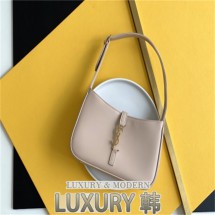 SAINT LAURENT 크로크 엠보스 Le 5 7 호보 백