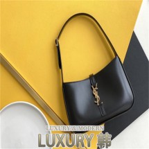 SAINT LAURENT 크로크 엠보스 Le 5 7 호보 백